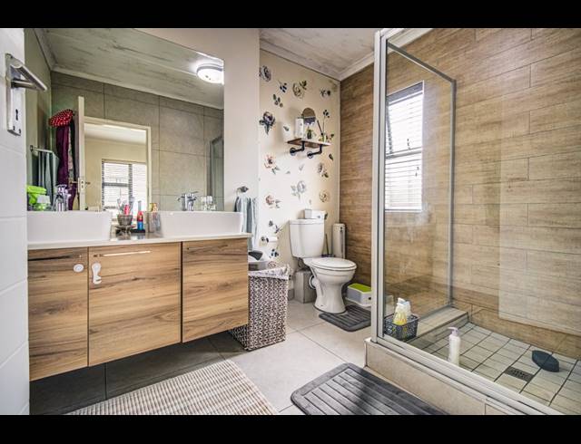 3 BEDROOM APARTMENT FOR SALE IN MODDERFONTEIN